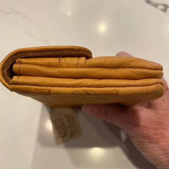 NWOT Brama Handmade Canada Deerskin Tooled Leather Wallet - Picture 10 of 14